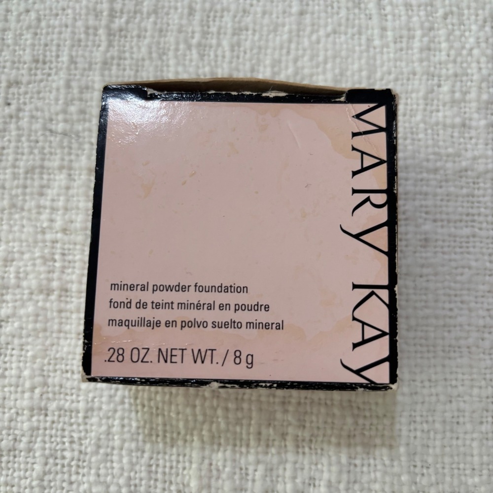 Mary Kay Mineral Powder Foundation Beige 1.5 Face Makeup .28 oz 8g New in Box